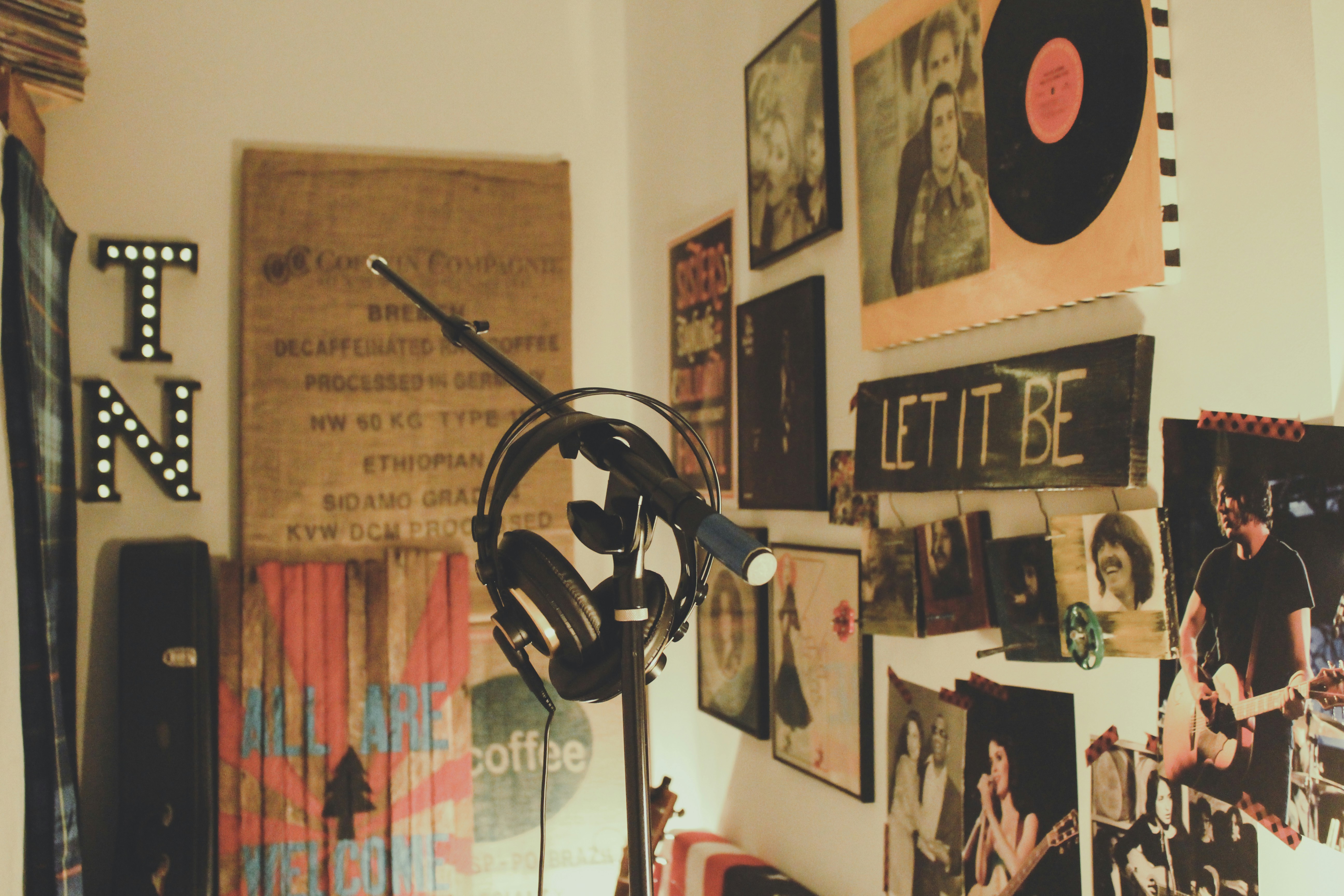 casque audio dans un studio d'enregistrement
